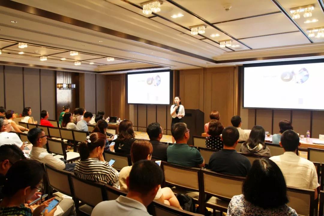 【動態(tài)新聞】守得云開見月明 靜待花開終有時—— ——天堂硅谷成功助力“2018全球投資熱點(diǎn)私享會”